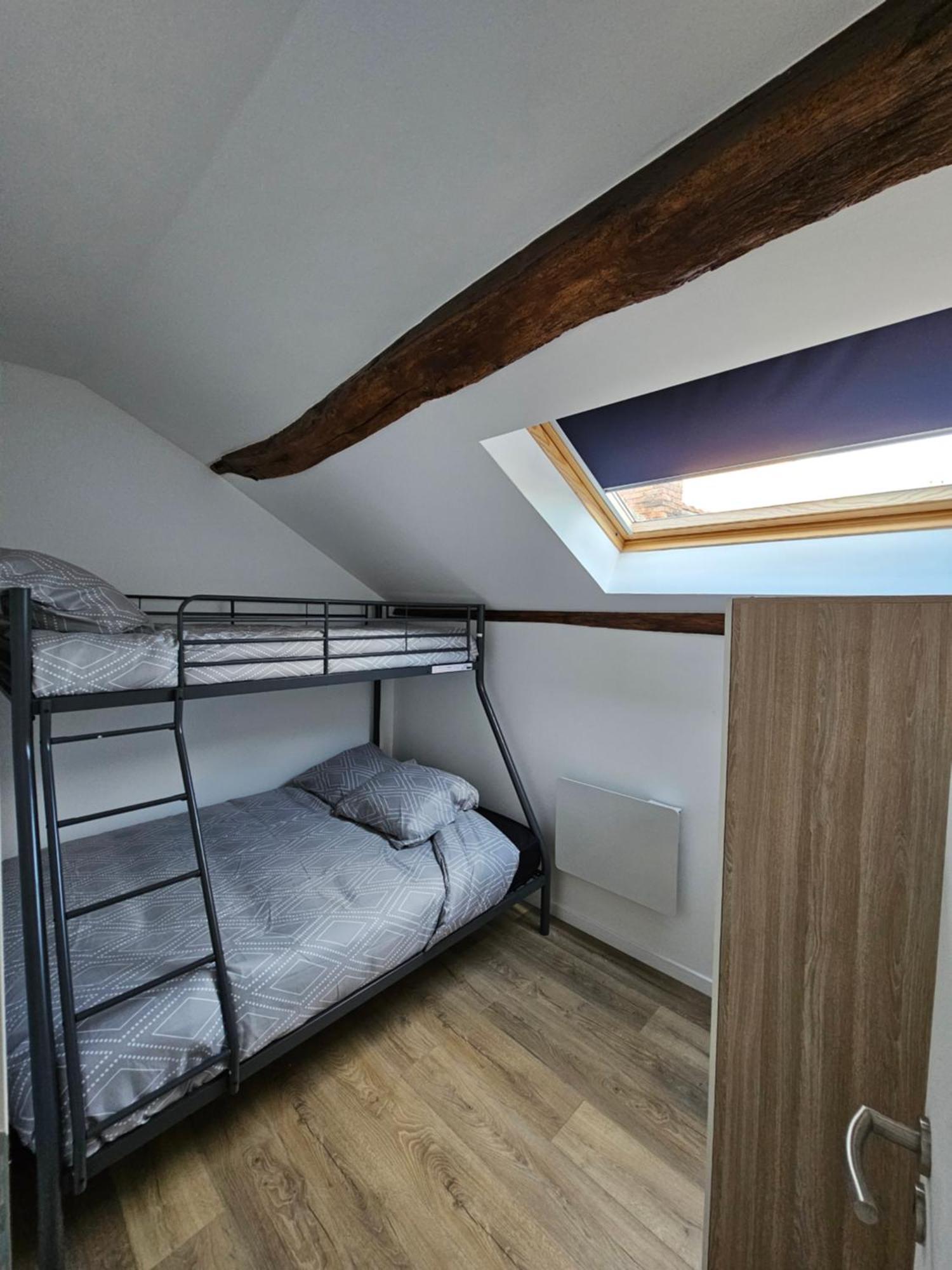 Joli Appartement Mansarde Decize Ngoại thất bức ảnh