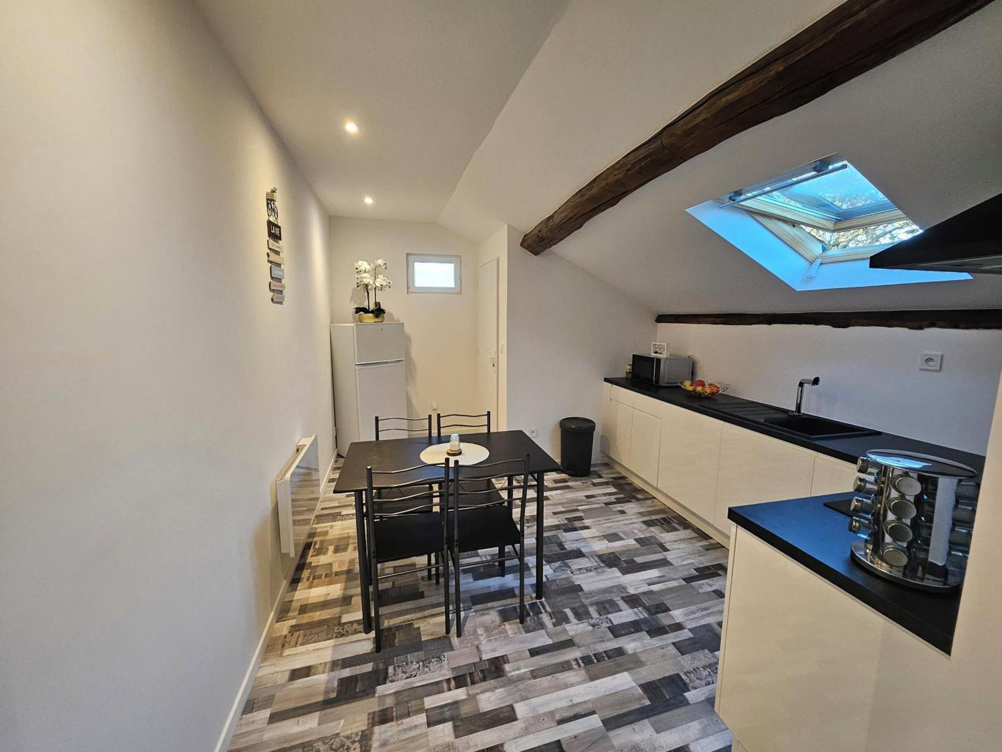 Joli Appartement Mansarde Decize Ngoại thất bức ảnh